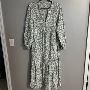 A New Day Green and White Bishop Sleeve V-Neck Sundress